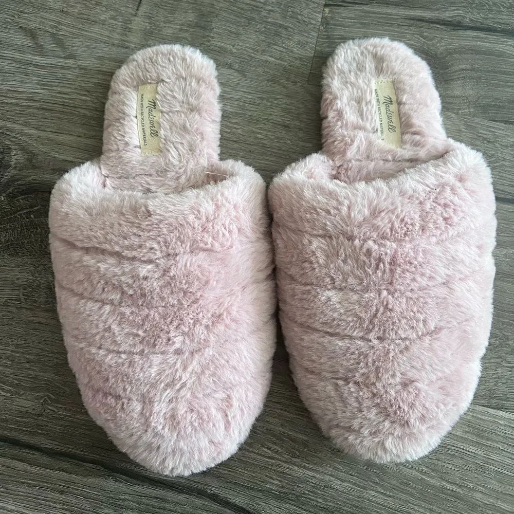 Madewelll pink faux fur slipprs size 7
